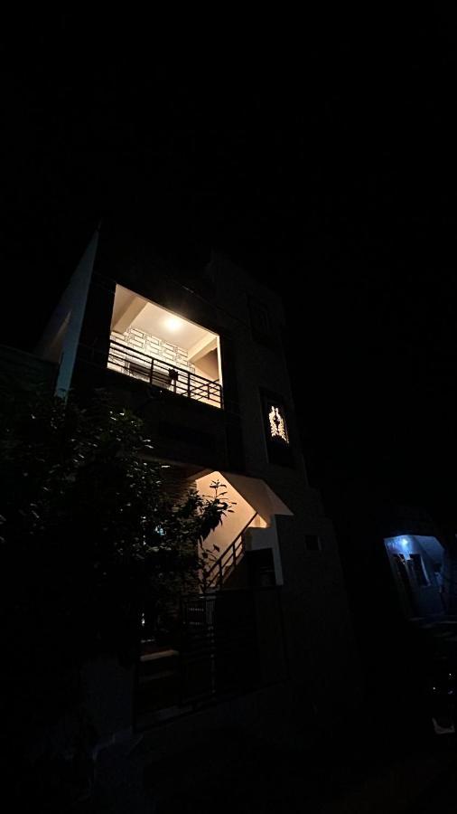 Supritha Homestay Hampi Bagian luar foto